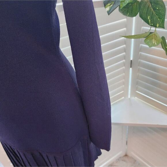 CALVIN KLEIN NAVY PLEATED SWEATER DRESS SIZE SMALL - Picture 3 of 7